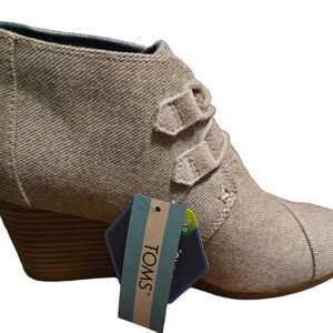TOMS Women's Tan Ankle Boots